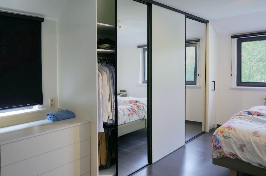 Stijlvolle slaapkamer renovatie door Wood B'art.